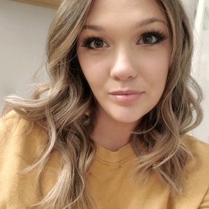 Meet your Posher, Kayla